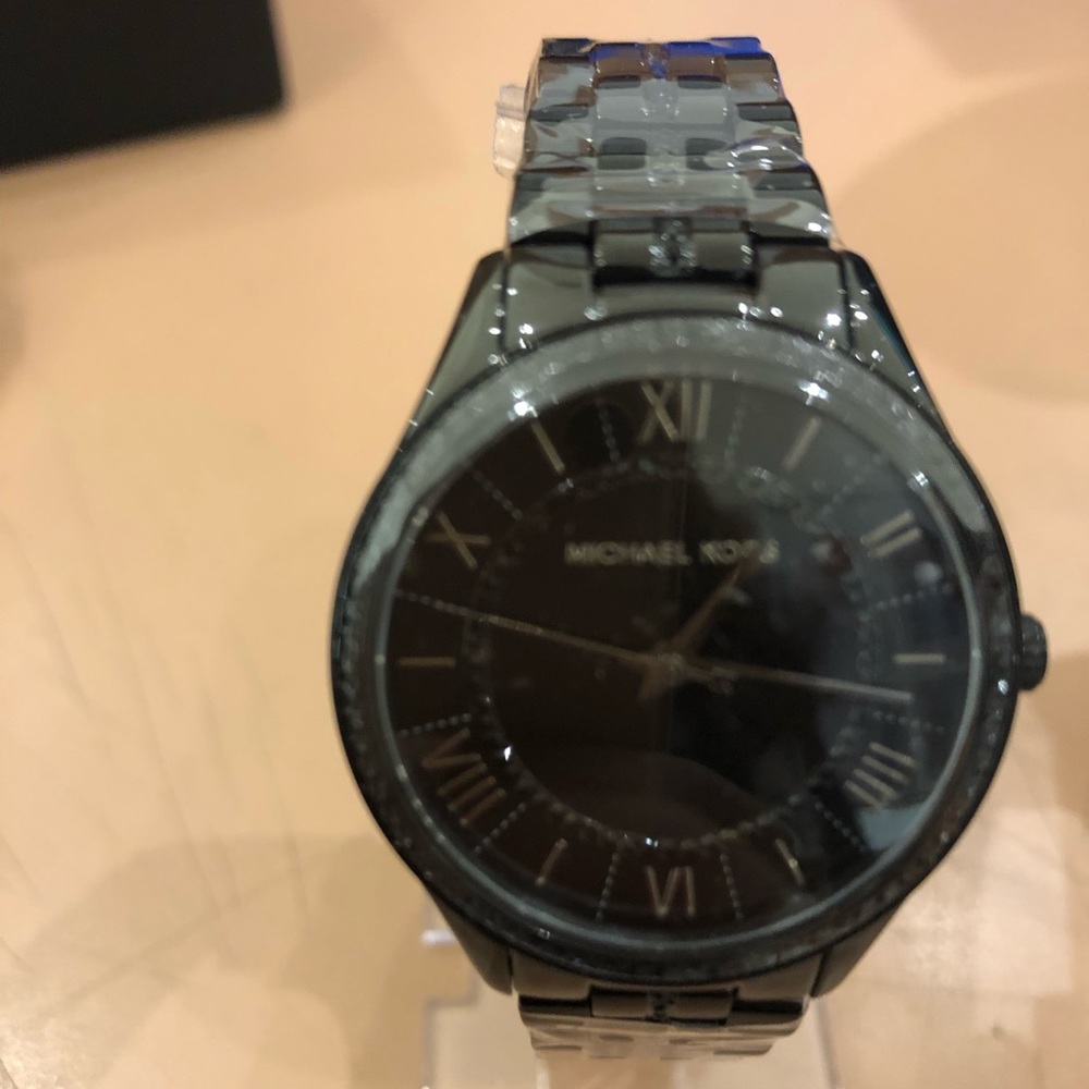 Michael Kors watch - Picture 2 of 2